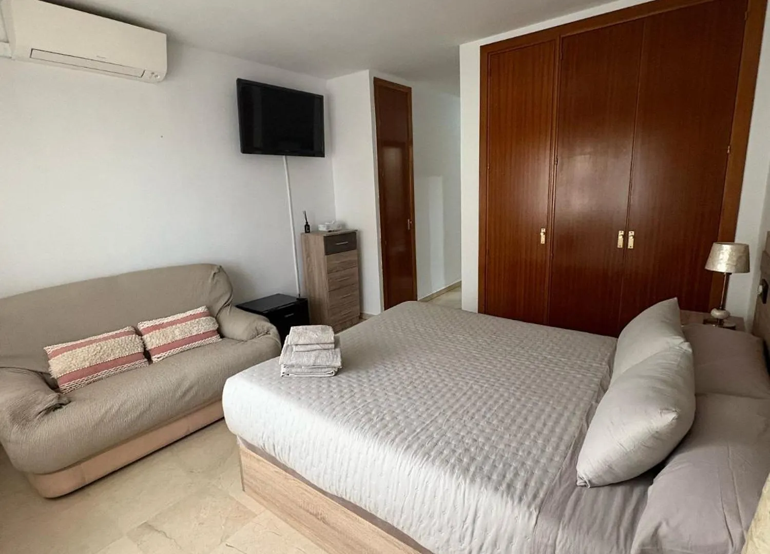 民宿 Private Suite Next To The Estepona Marina