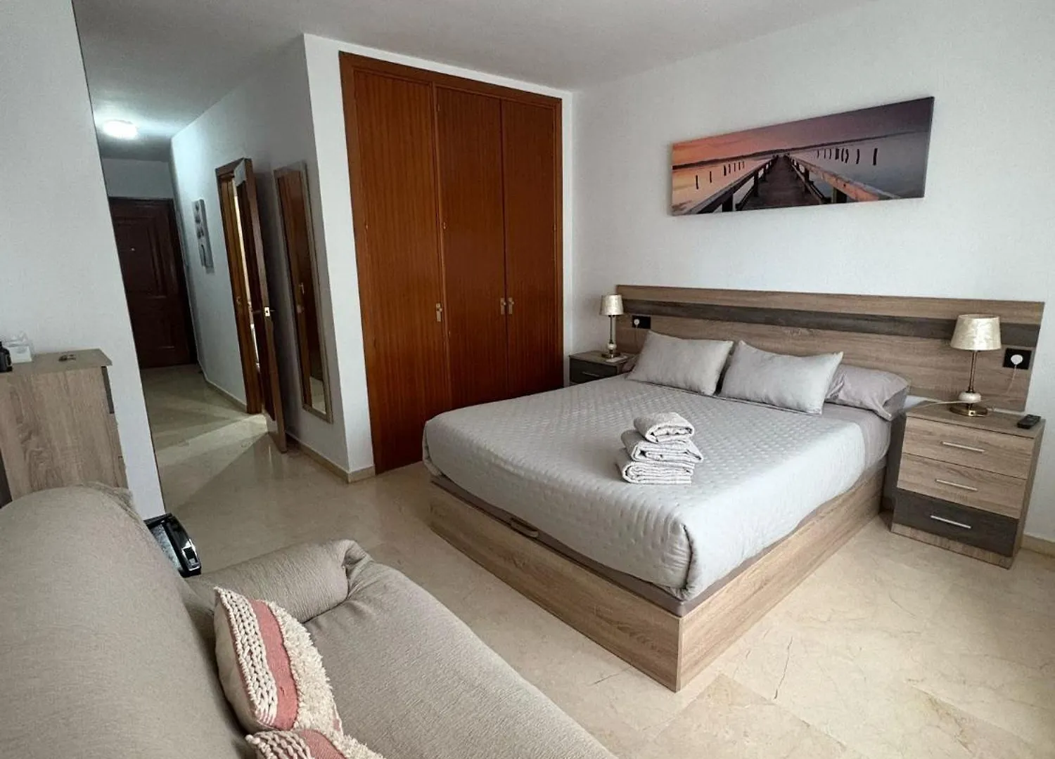 Homestay Private Suite Next To The Estepona Marina
