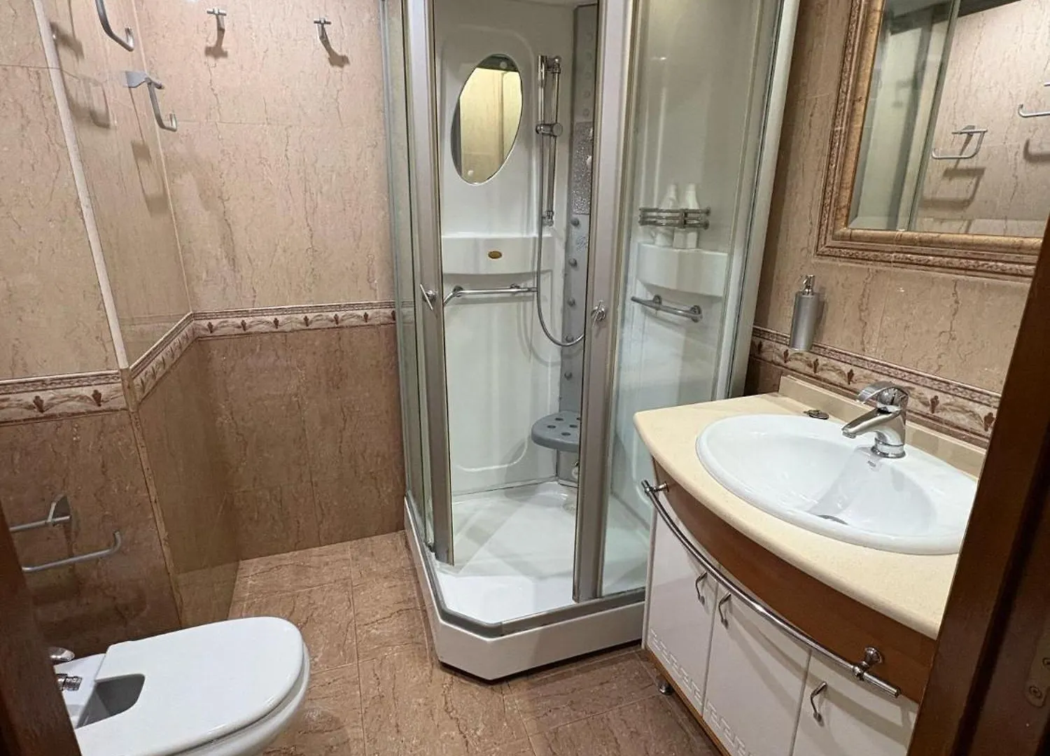 Private Suite Next To The Estepona Marina Homestay